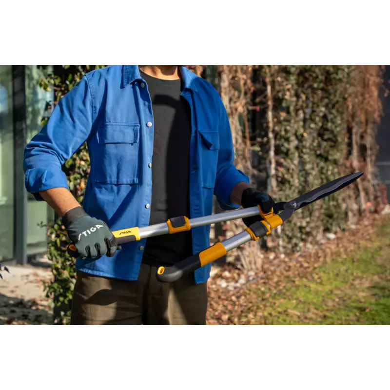 TelescopicHedgeShears_2H1120001ST1_amb07_web